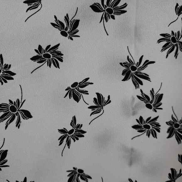 Lane Bryant Blouse Top 14 Floral Short Ruffle Flutter Sleeve Casual Black White - Picture 4 of 8